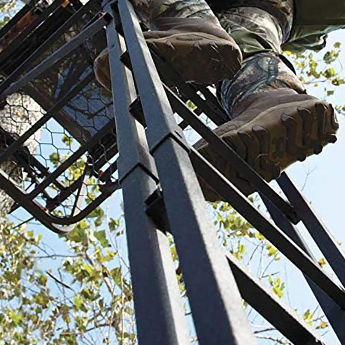 Adjustable 17 ft 1-Person Ladder Tree Stand X782785